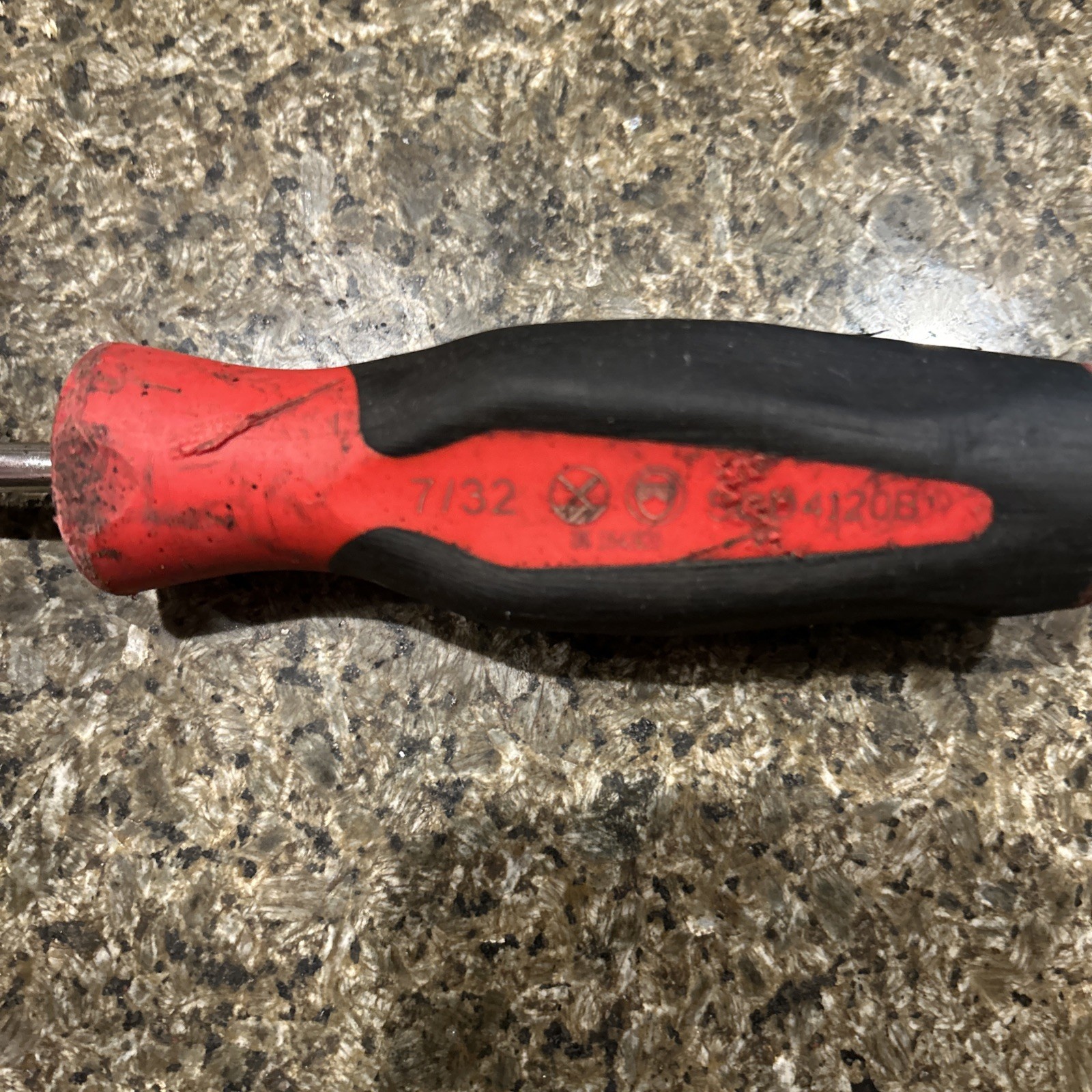 Snap-On 7/32″ Flat Tip Long RED Screwdriver SGD4120B