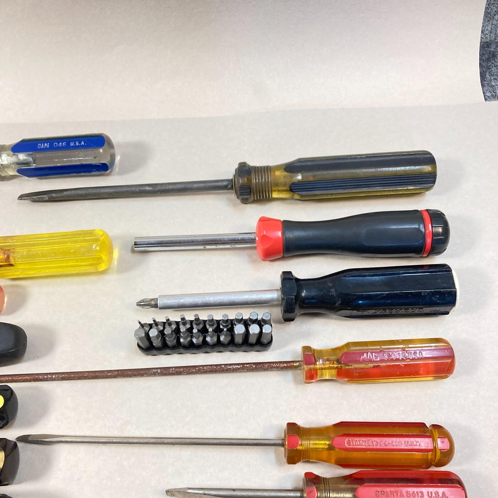 Screwdriver Lot 22 Pc 5 Nutdriver 4 Torx 5 Phillips 5 Flat Slotted 2 Bit Driver
