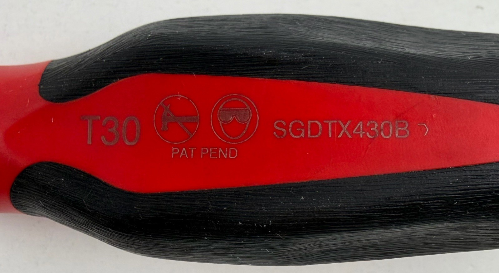 Snap-on T30 Torx Red Instinct Soft Grip 8-7/8″ Long Screwdriver SGDTX430B Red