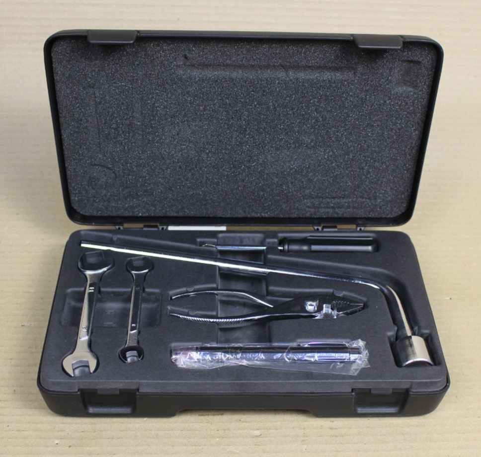 Lexus Ls430, Ls400 Emergency Lug Wrench Toyota OEM Tool Kit