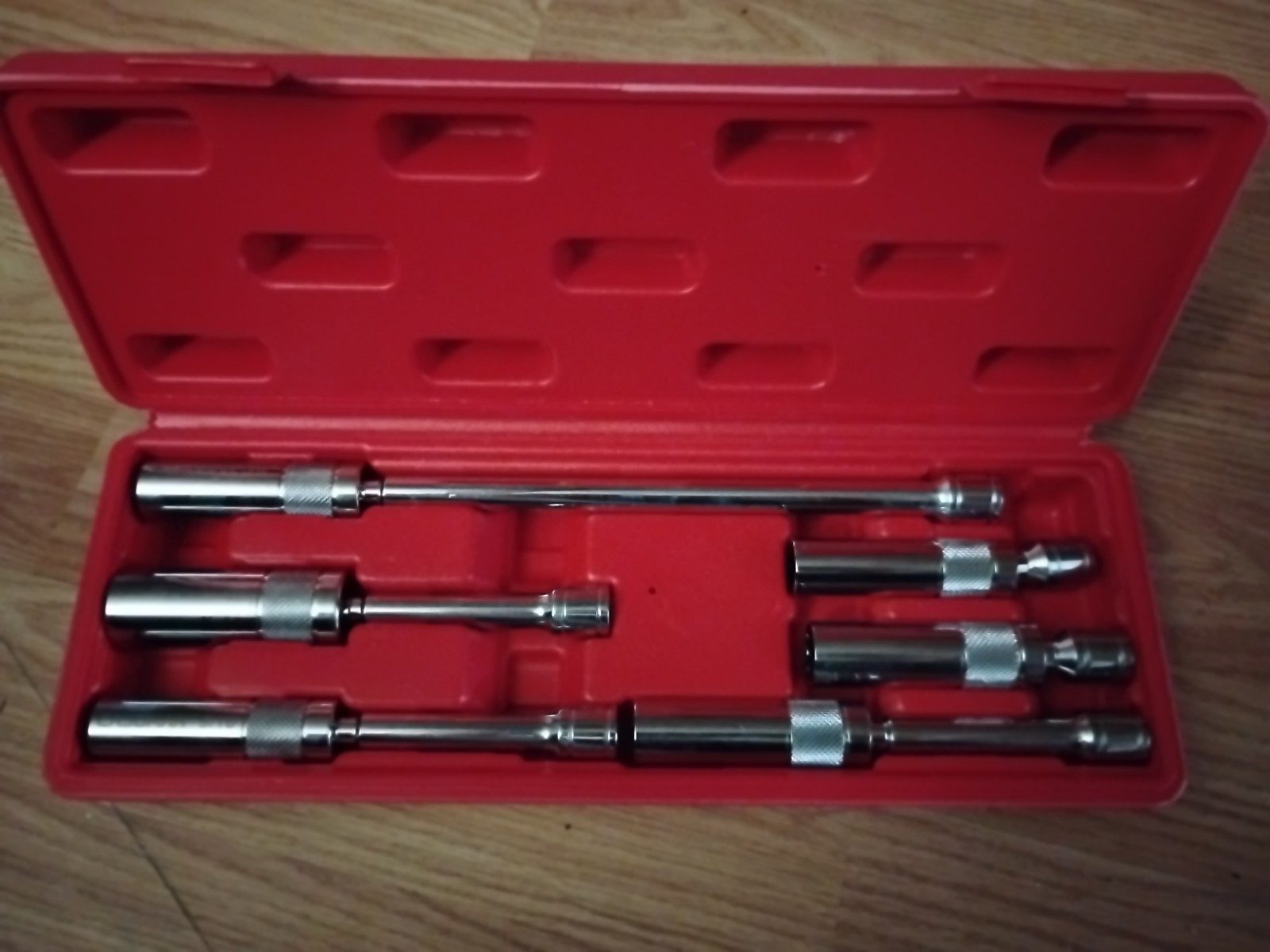 Casoman Professional 6-piece Magnetic Swivel Spark Plug Socket Set