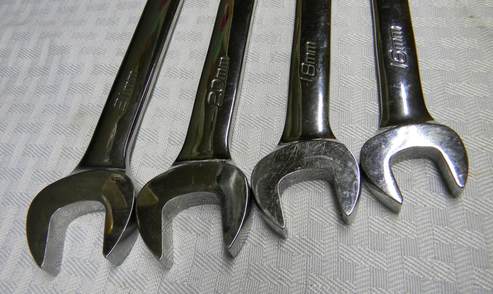 SNAP-ON 4PC METRIC 12PT FLANK DRIVE COMBINATION WRENCH SET 16,18,20,21MM OEXM