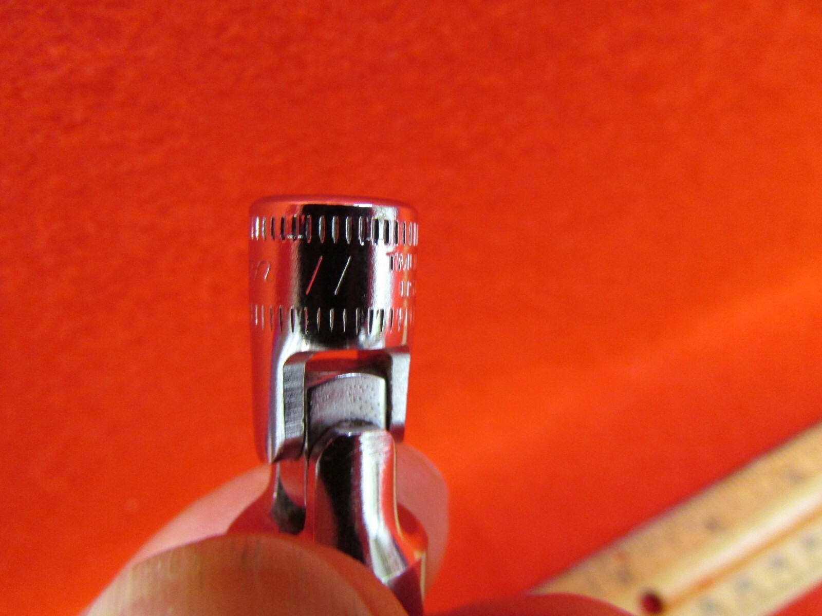 SNAP ON tools 11mm 12-Point 1/4″ Drive metric universal swivel socket TMUM11