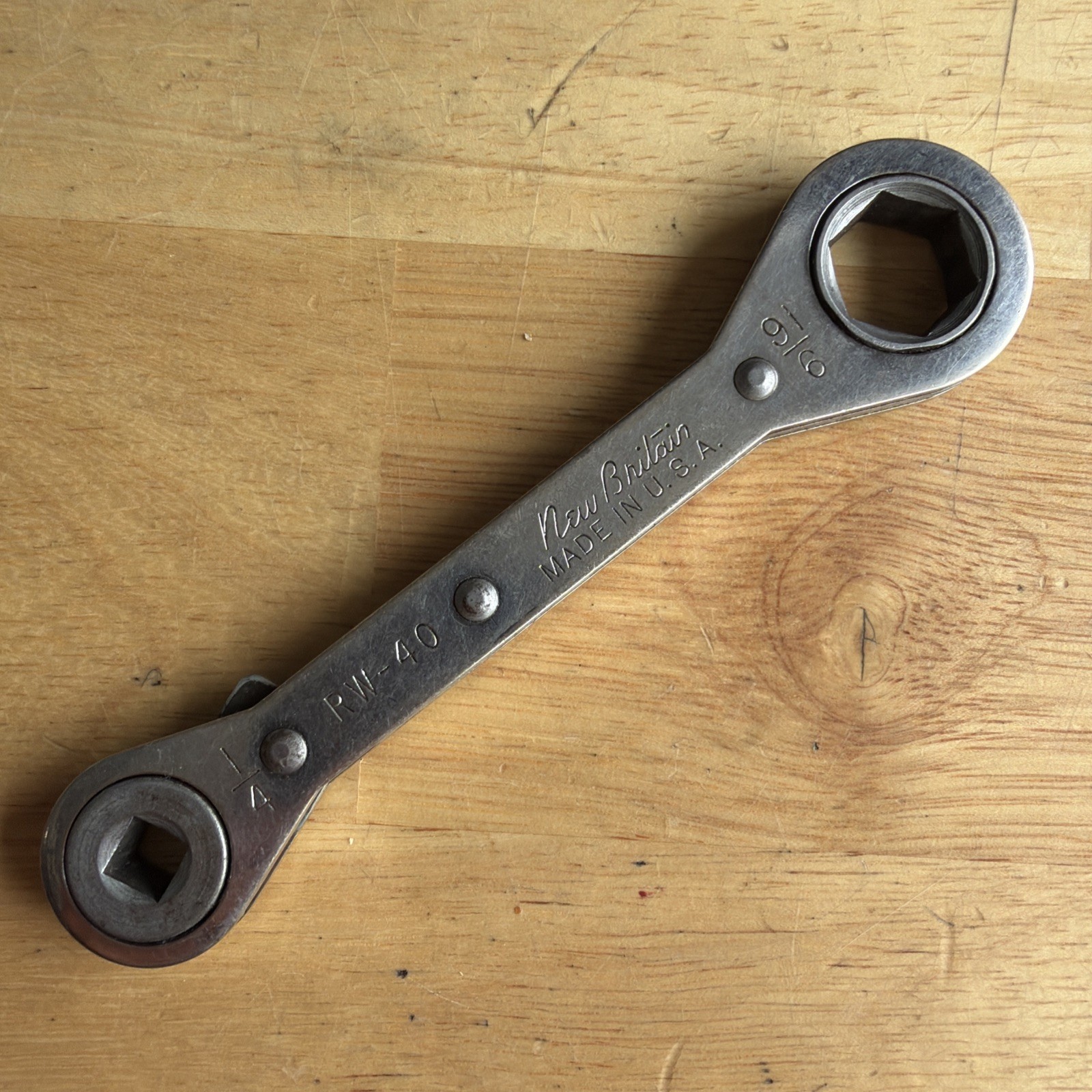 New Britain 1/4″ Square Ratcheting x 9/16″ 6 Point Fixed Box End Wrench RW40 USA