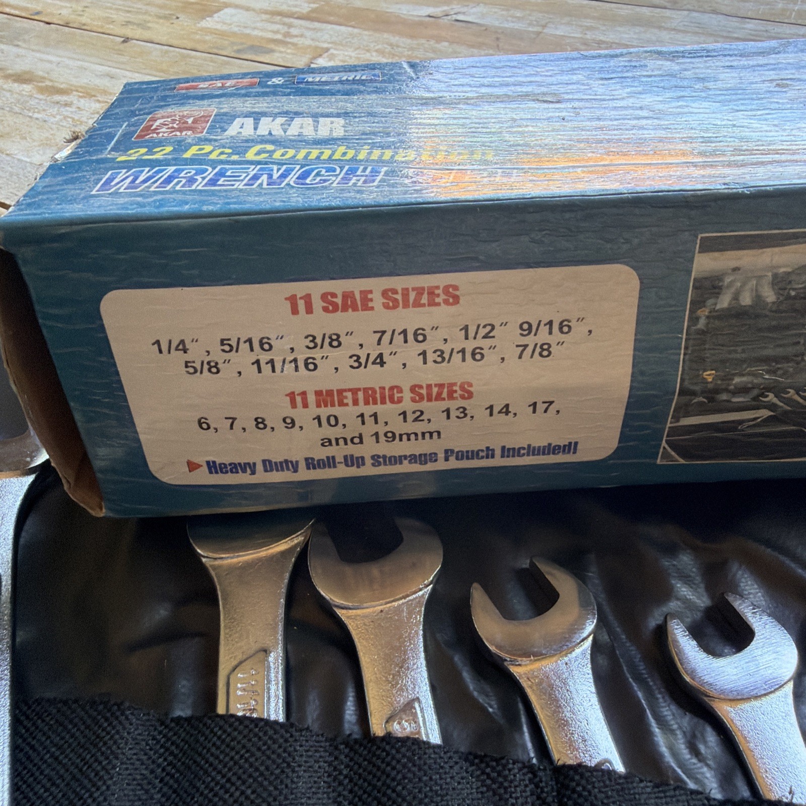 22-Piece Standard/Metric Combination Wrench Set. NOS