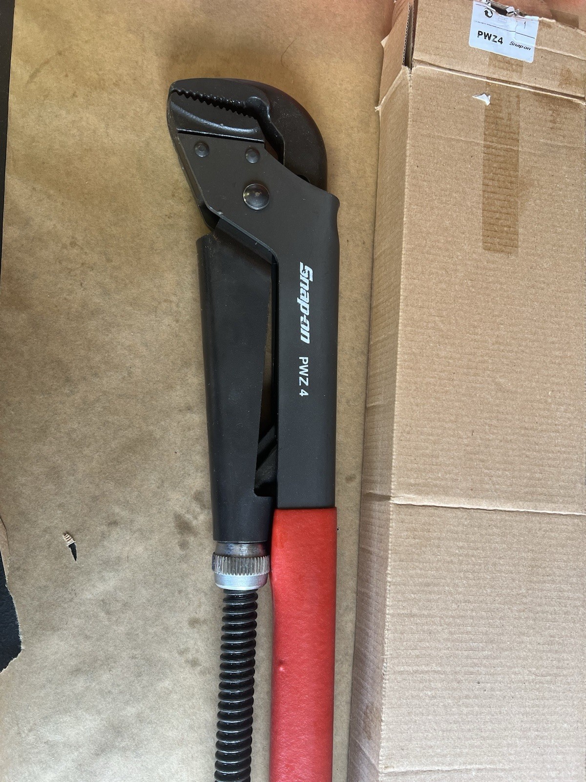 Snap On 28-5/8″ Pliers Wrench (Red) – PWZ4.
