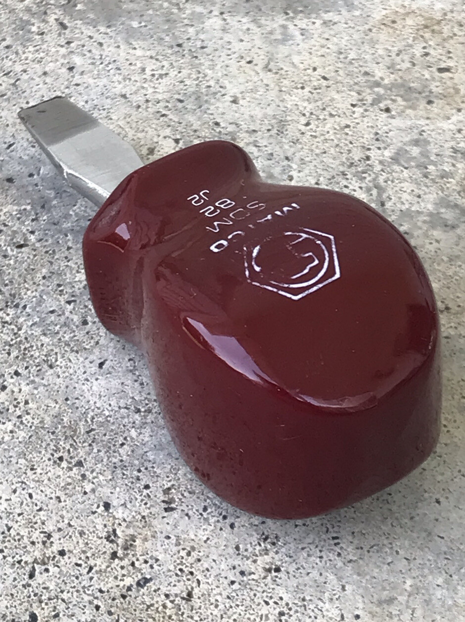 Matco Stubby Slotted Burgundy Handle Screwdriver SDM 82