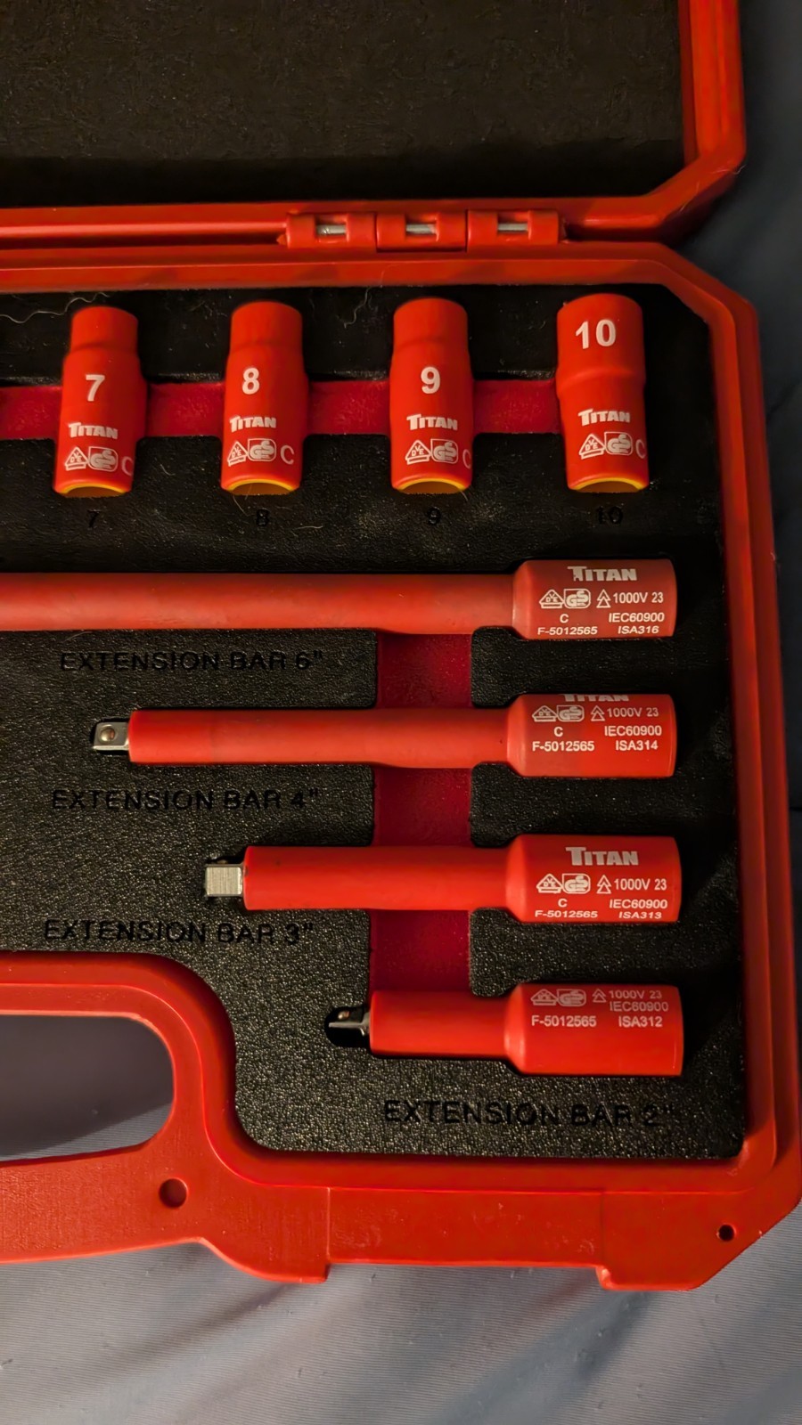 Titan 18-piece 1/4″ drive VDEinsulated socket tool 1000V