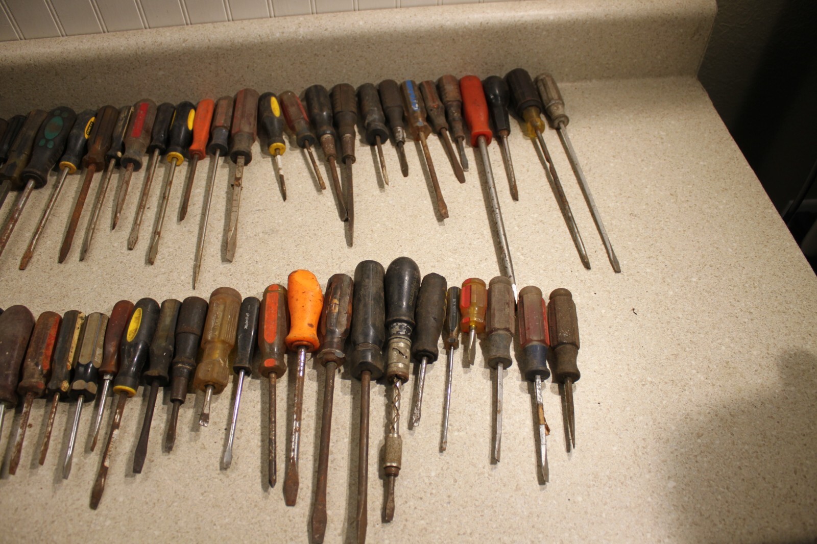 Lot Of Various Size Flat Head & Phillips Head Screwdrivers Vintage Old Tools9357