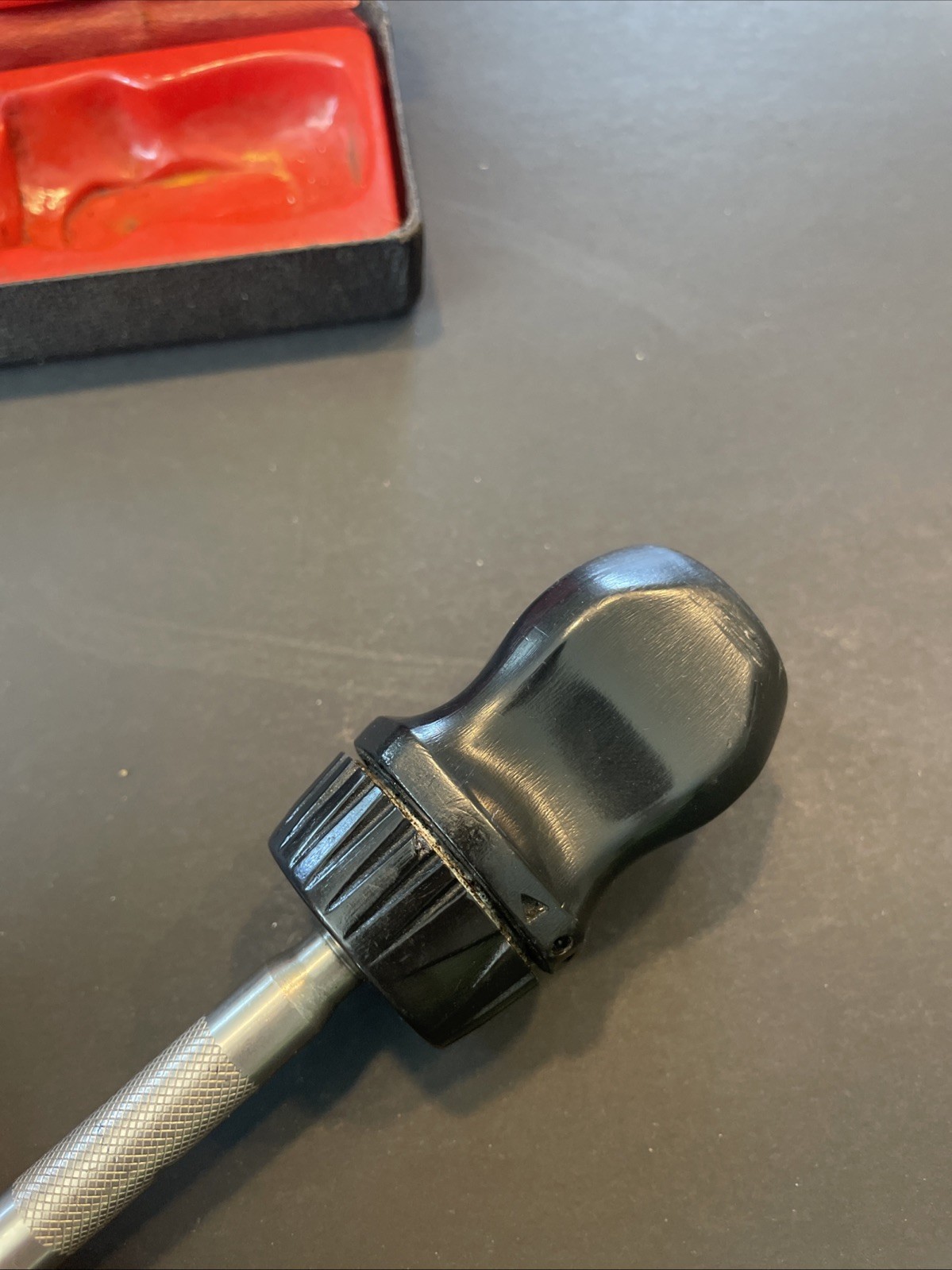 Snap-On SSDMR1 Ratcheting Magnetic Stubby Black Screwdriver With 13 Bits