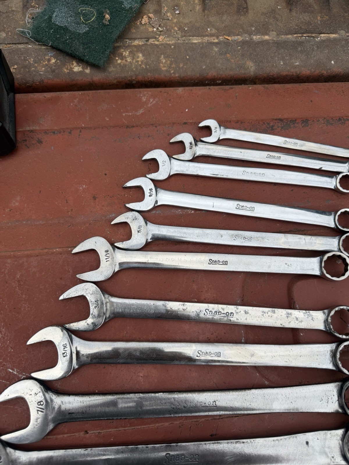 Snap-on 12 Pc. SAE 12pt. Combination Wrench Set 1 & 1/16” – 3/8”