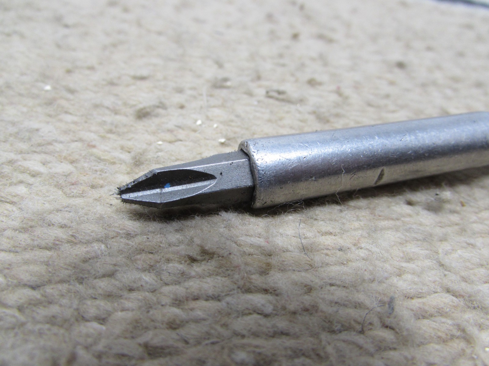 Snap On SSDMR8A Long Shank Ratcheting Magnetic Screwdriver Bit Storage in Handle