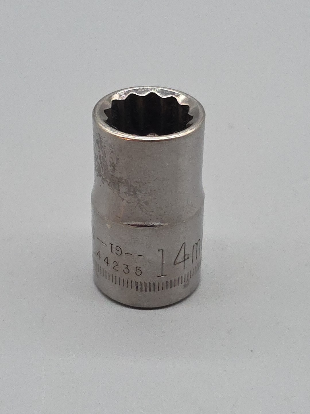Craftsman Tools 12 Point 1/2″ Drive Shallow Socket G1- 44235 14mm USA