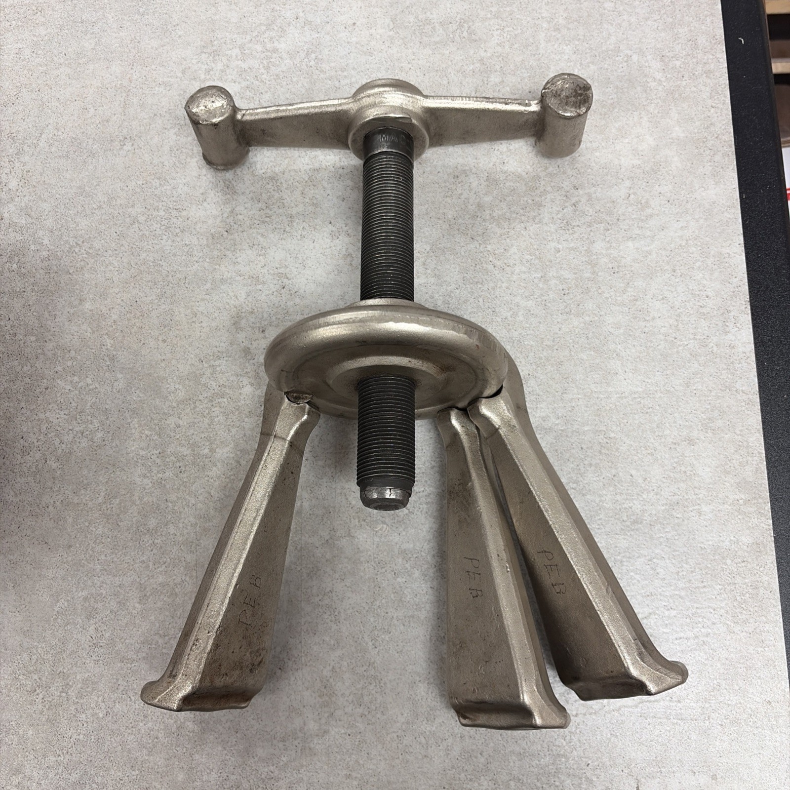 Mac Tools UV20 UV-20 Universal Hub Puller