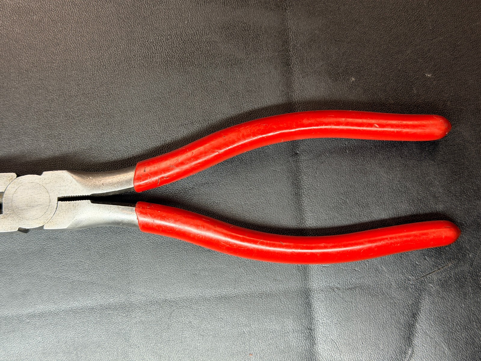MAC TOOLS PB??? 9″ Bent Nose Pliers 45° With Cutter (Red) USA RARE