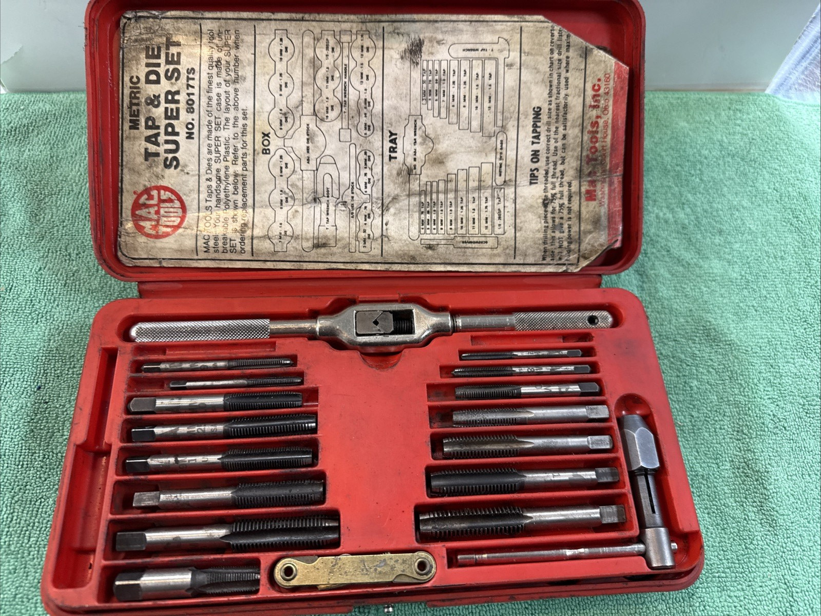 Mac Tools Metric Tap and Die set Rethreading 8017TS