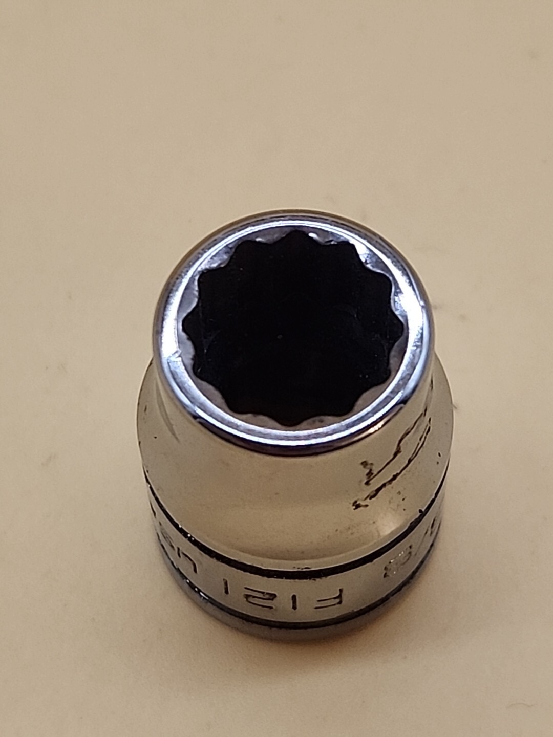 Snap-on Tools F121, 3/8″ Drive 12-Point SAE 3/8″ Shallow Socket USA.