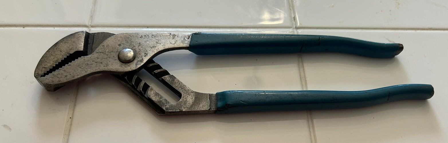 CHANNELLOCK #430 10″ STRIGHT JAW TONUGE AND GOOVE
