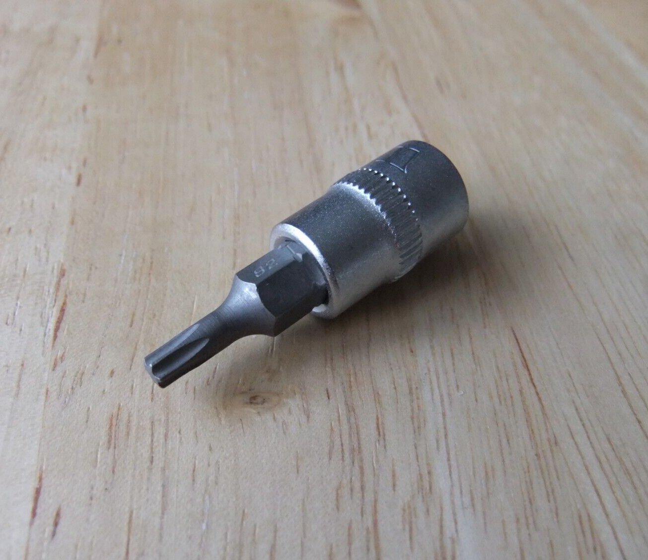 Welzh Werkzeug 1/4 Drive Chrome Vanadium Socket & T15 S2 Steel Bit – 35mm Long