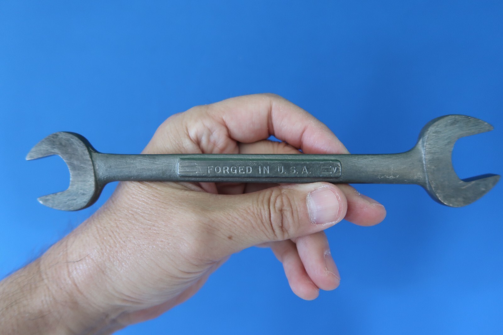 Craftsman V USA 5/8″ x 3/4″ Double Open End Wrench – Yes it is black. See descri