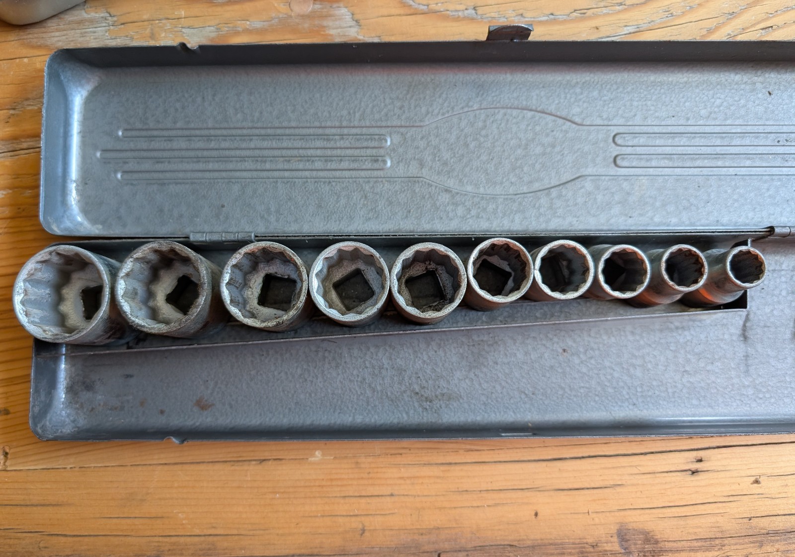 Vintage Craftsman 1/2″ Drive 12pc SAE Socket Set w/ Metal Case *V-Series* USA