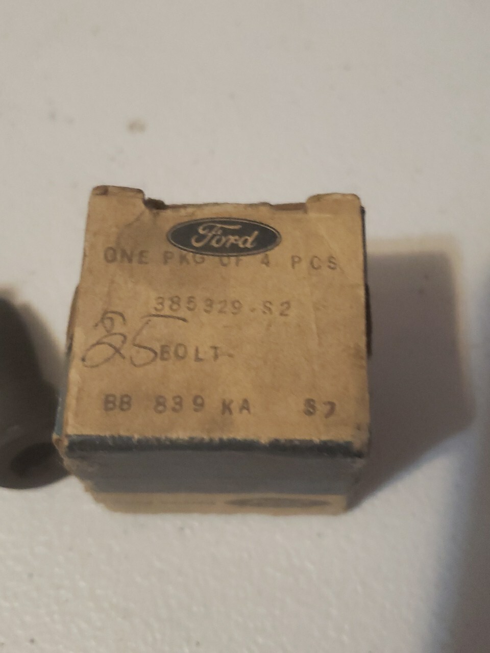 NOS 1980-96 F-Series 80-86 Bronco 3/8-16×1.25 Socket Tap To Lot Of 4 Bolts
