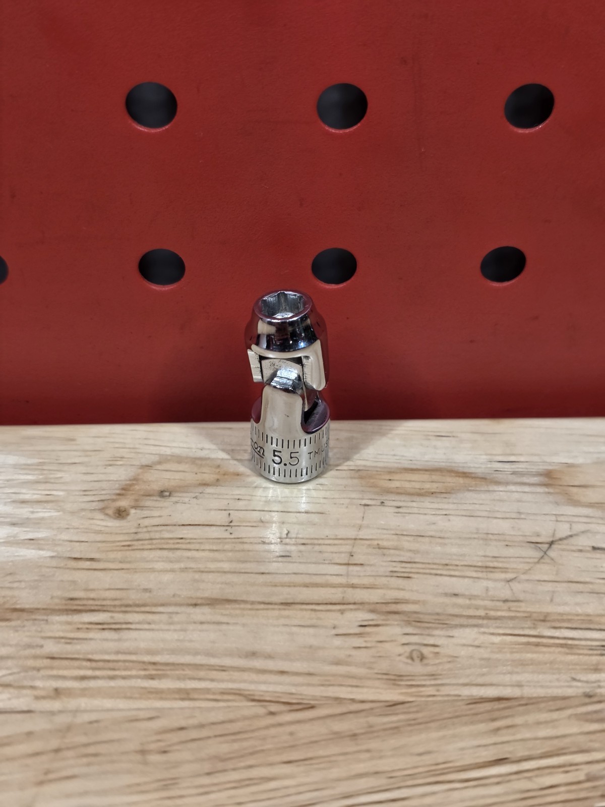 Snap-on TMUSM5.5 5.5mm 1/4″ Drive 6-Point Shallow Chrome Universal Swivel Socket