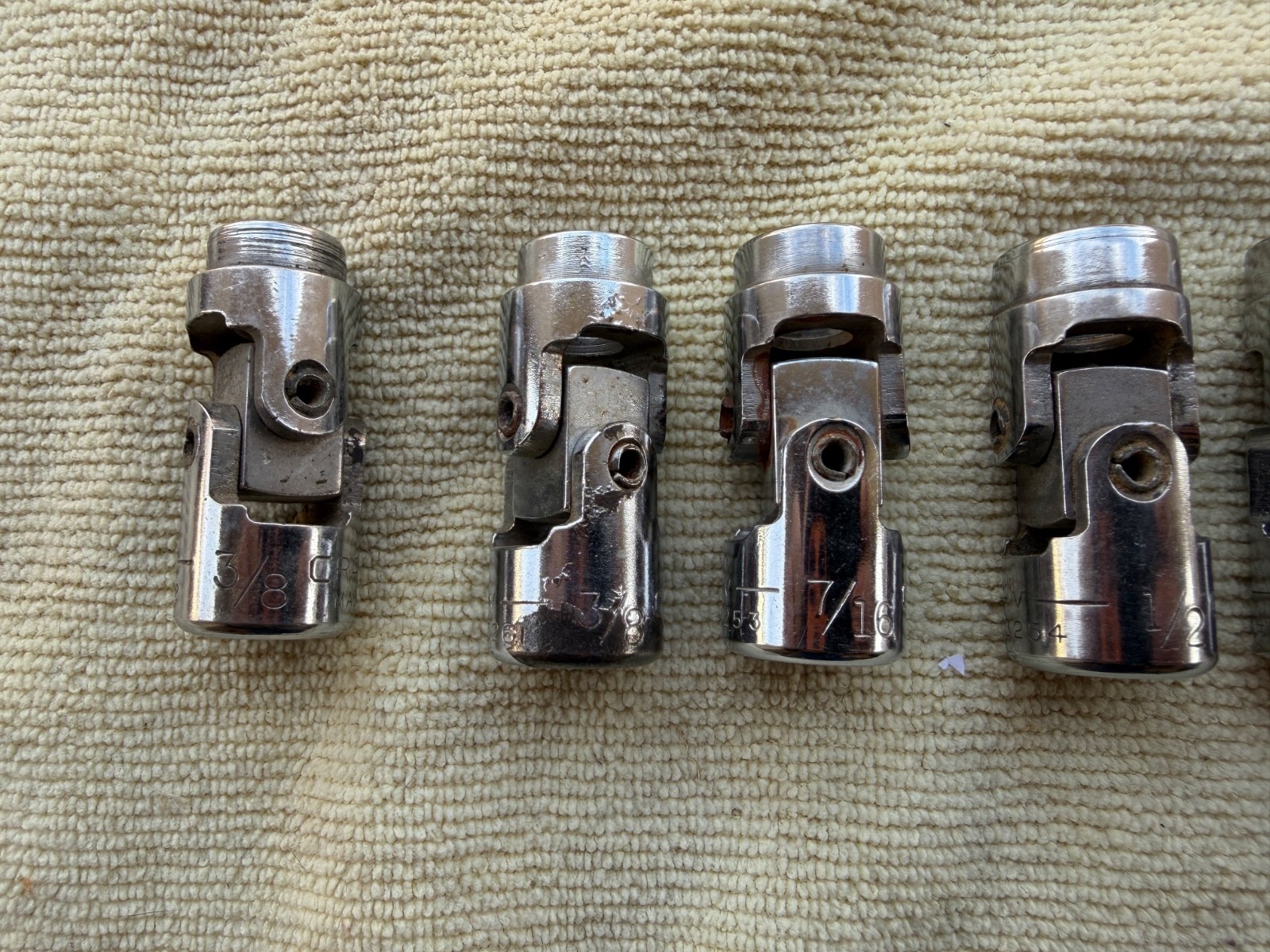 CRAFTSMAN 3/8″ DRIVE SWIVEL SOCKETS – 10 TOTAL- V & G, 7-12 POINT., 3 – 6 POINT