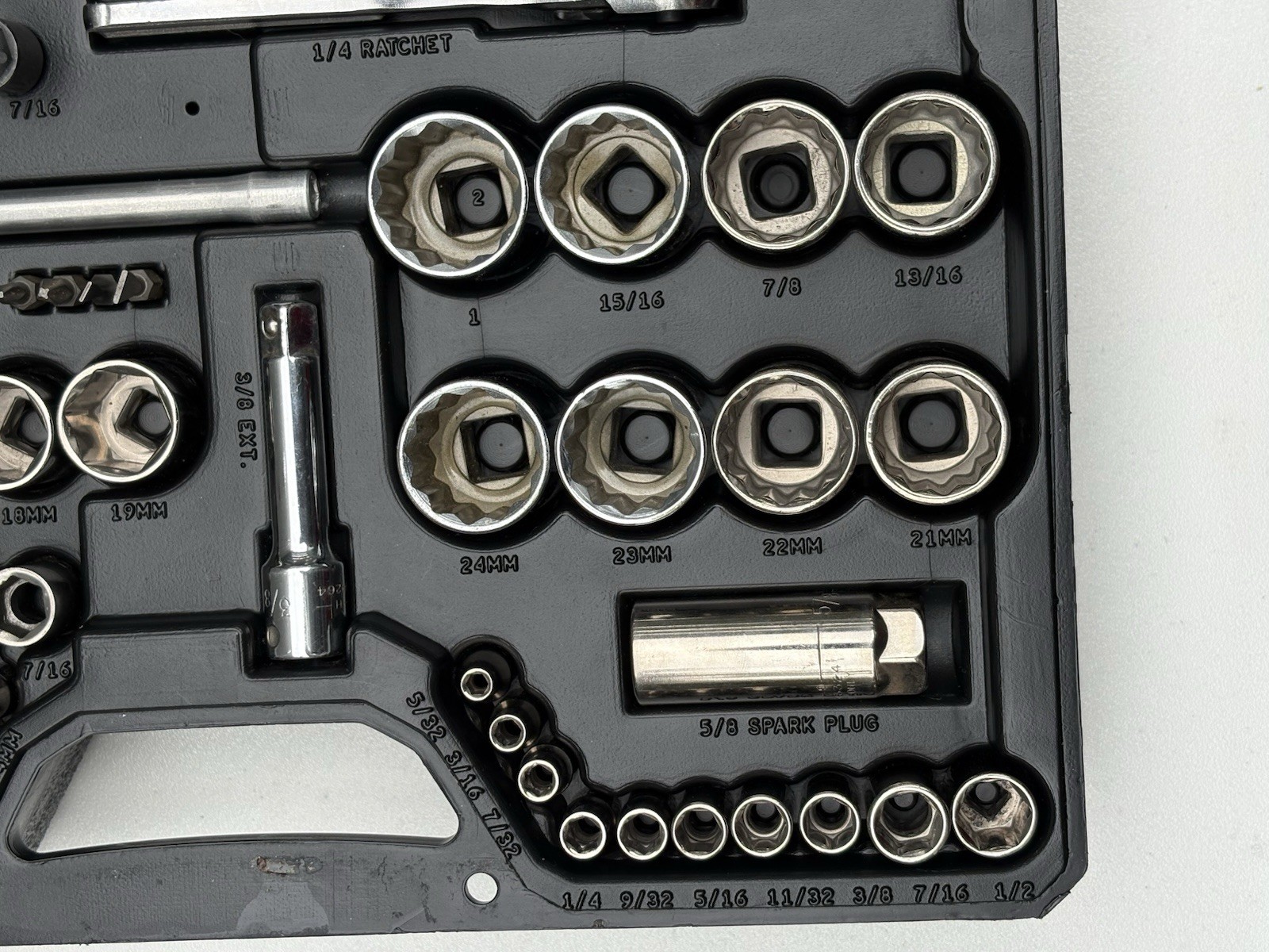 Craftsman 33474 74-Pc Mechanics Tool Set SAE/Metric Sockets Ratchets – Complete