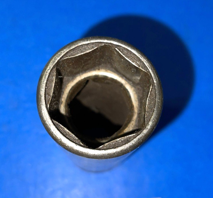 SNAP-ON TOOLS 3/4 DRIVE SAE. 1-1/4 DAYTON LUG NUT IMPACT SOCKET DW402A