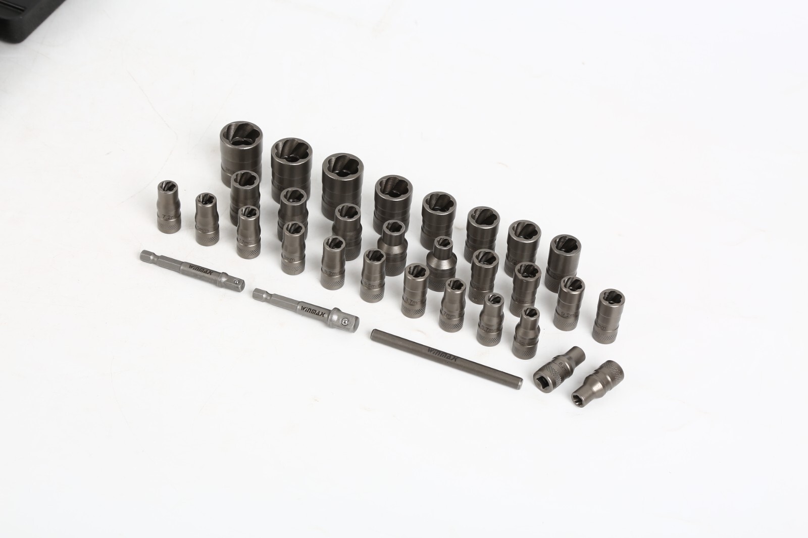 32 PC Bolt Extractor Set Impact Bolt & Nut Remover Set, Stripped Lug Nut Remover