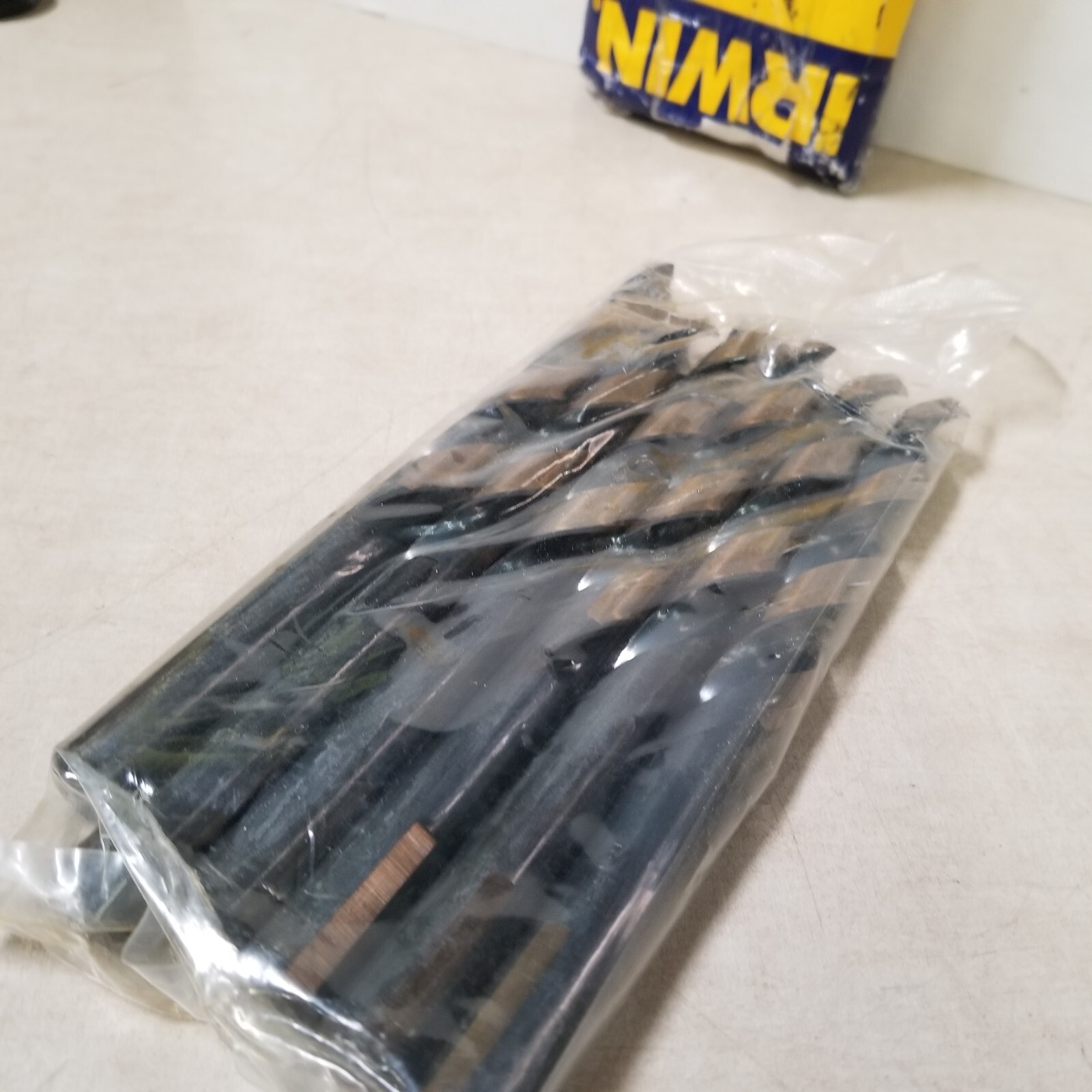 Lot Of 12 Irwin 3019010B HSS Fractional Straight Shank Jobber Length Drill Bit
