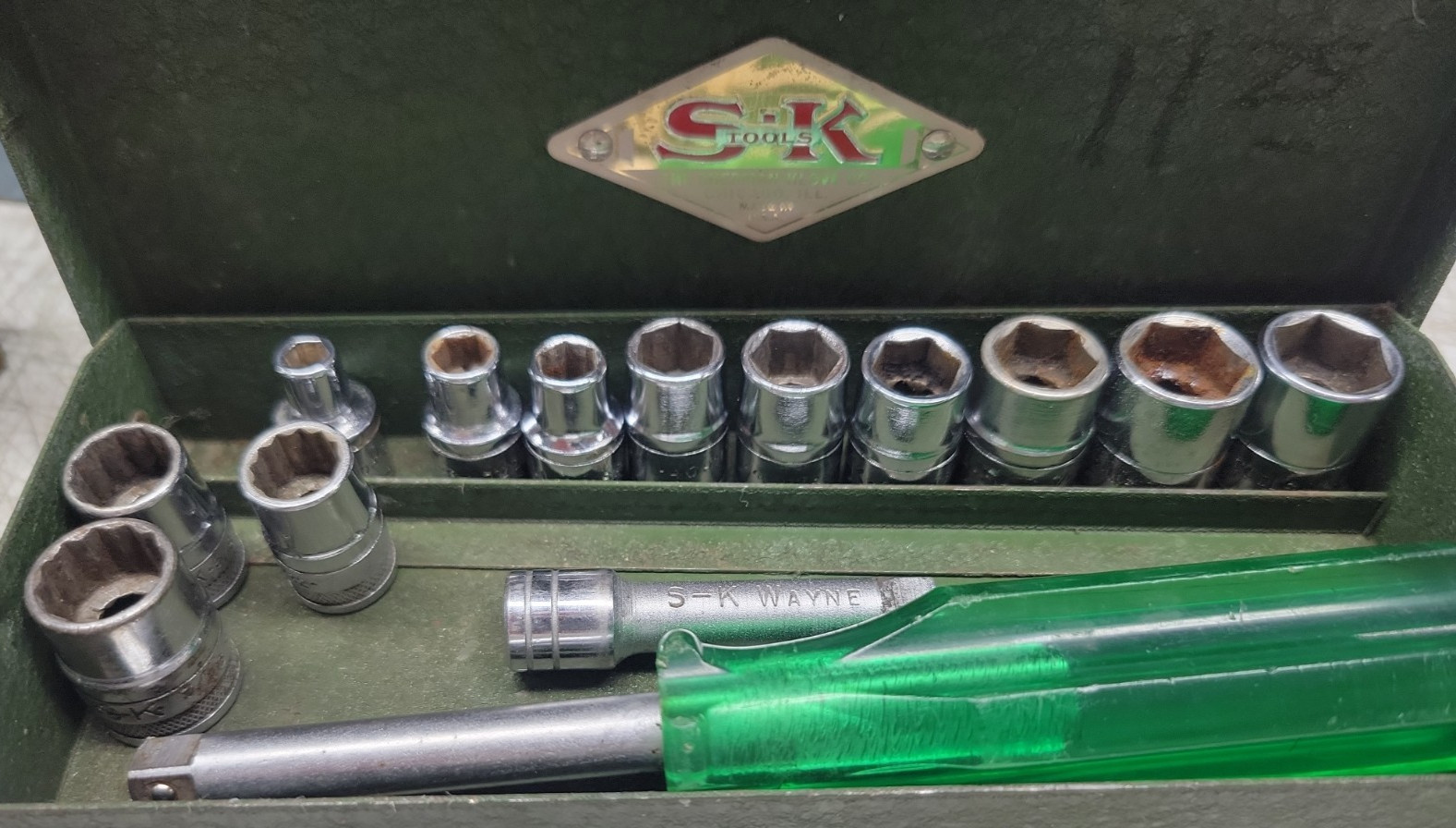 S-K Tools Over 80 S&K 1/4″ 3/8″ 1/2″ Drive Sockets Shallow/Deep, 6/8/12 Point