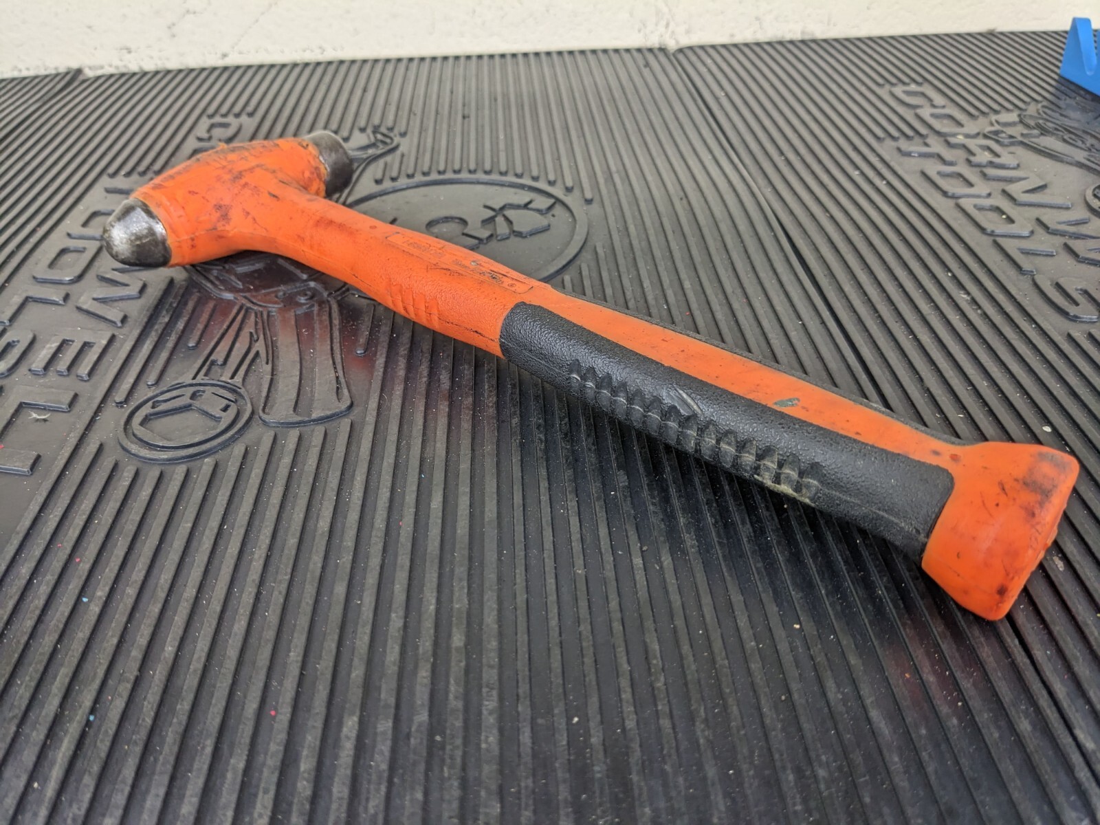 #bf044 Snap-on Tools USA ORANGE 8oz / 225g Soft Grip Dead Blow Hammer HBBD8O