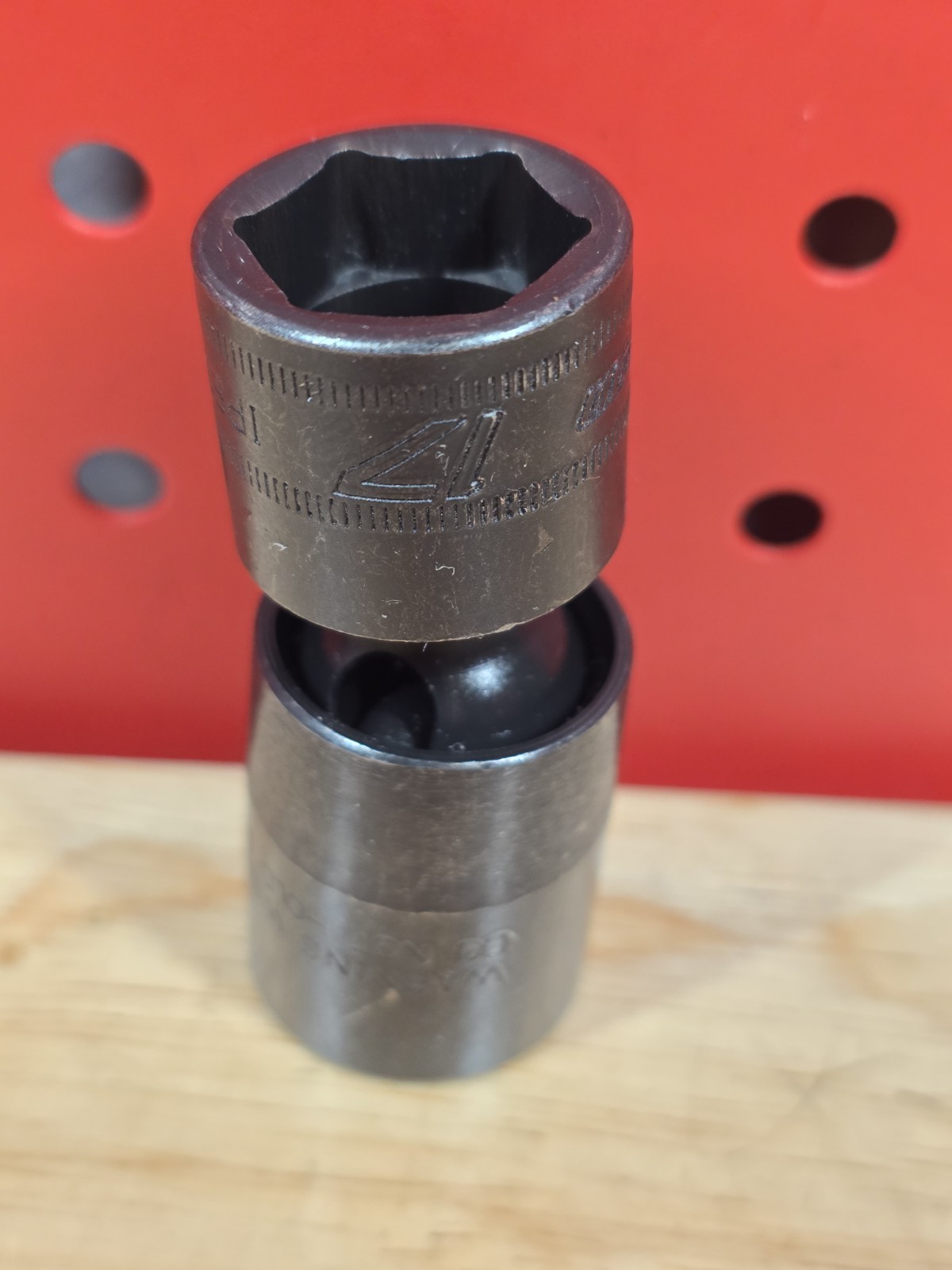 Snap-on Tools NEW IPFM17C 17mm 3/8″ Drive Metric 6-Point Impact Swivel Socket