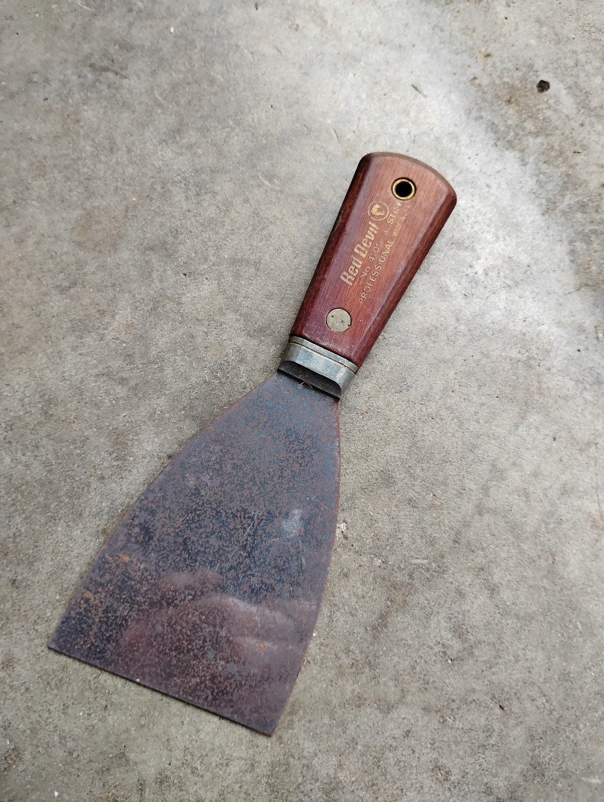 Red Devil 3″ Stiff Putty Knife Scraper Angled Blade Wood Handle Brass Pin USA