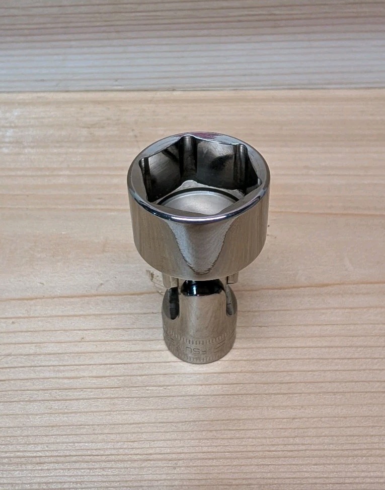 Snap-On Tools USA 3/8″ Drive 22mm Metric 6pt Chrome Swivel Socket FSUM22A