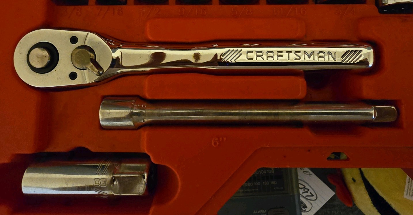 Craftsman 1/4 Socket Set 40 Pieces Includes Assorted Sockets Tubes and Case Used