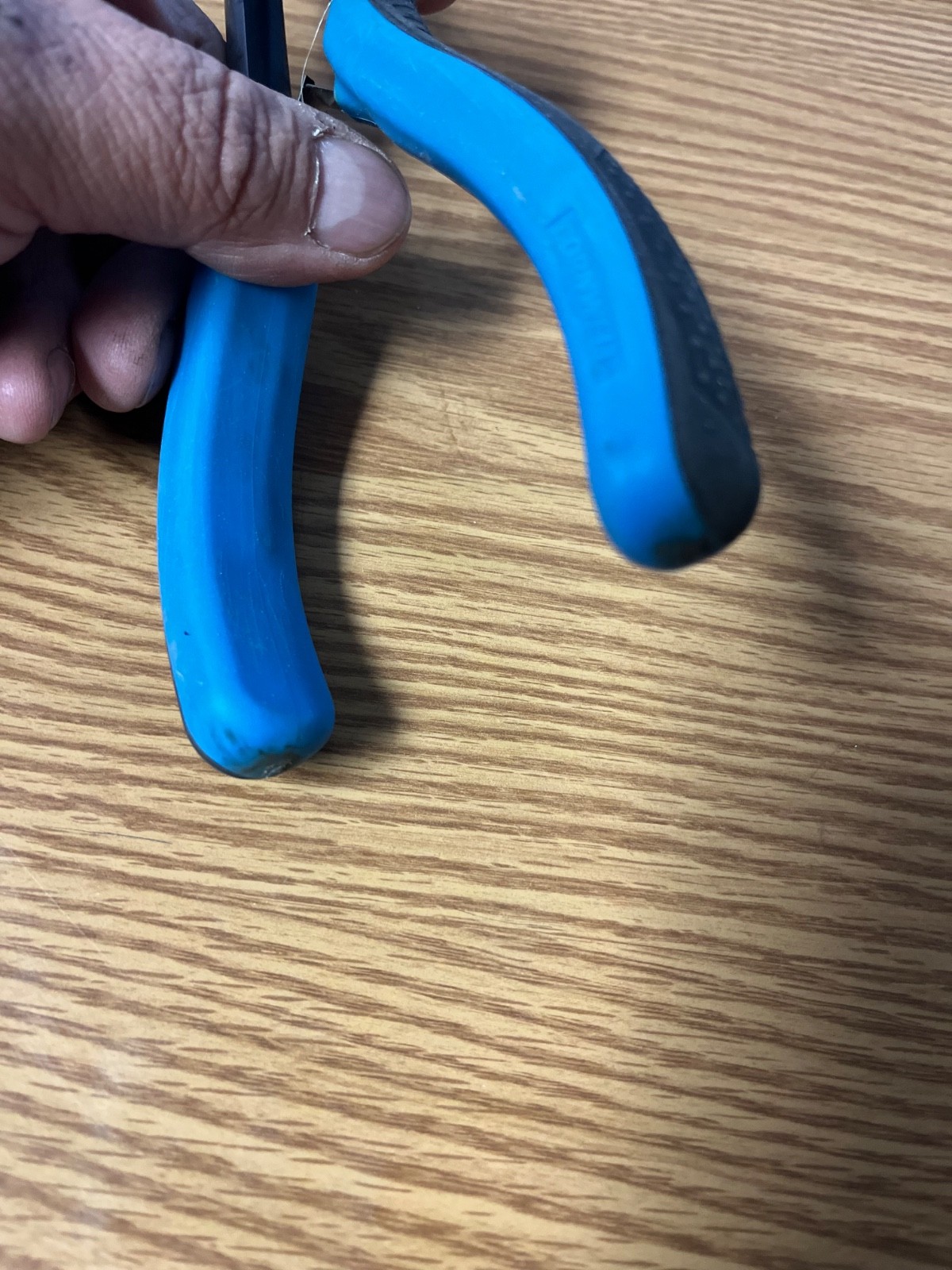CORNWELL CPL3270 – LONG REACH HOSE PLIERS -10.25″ LONG – LOC# 173