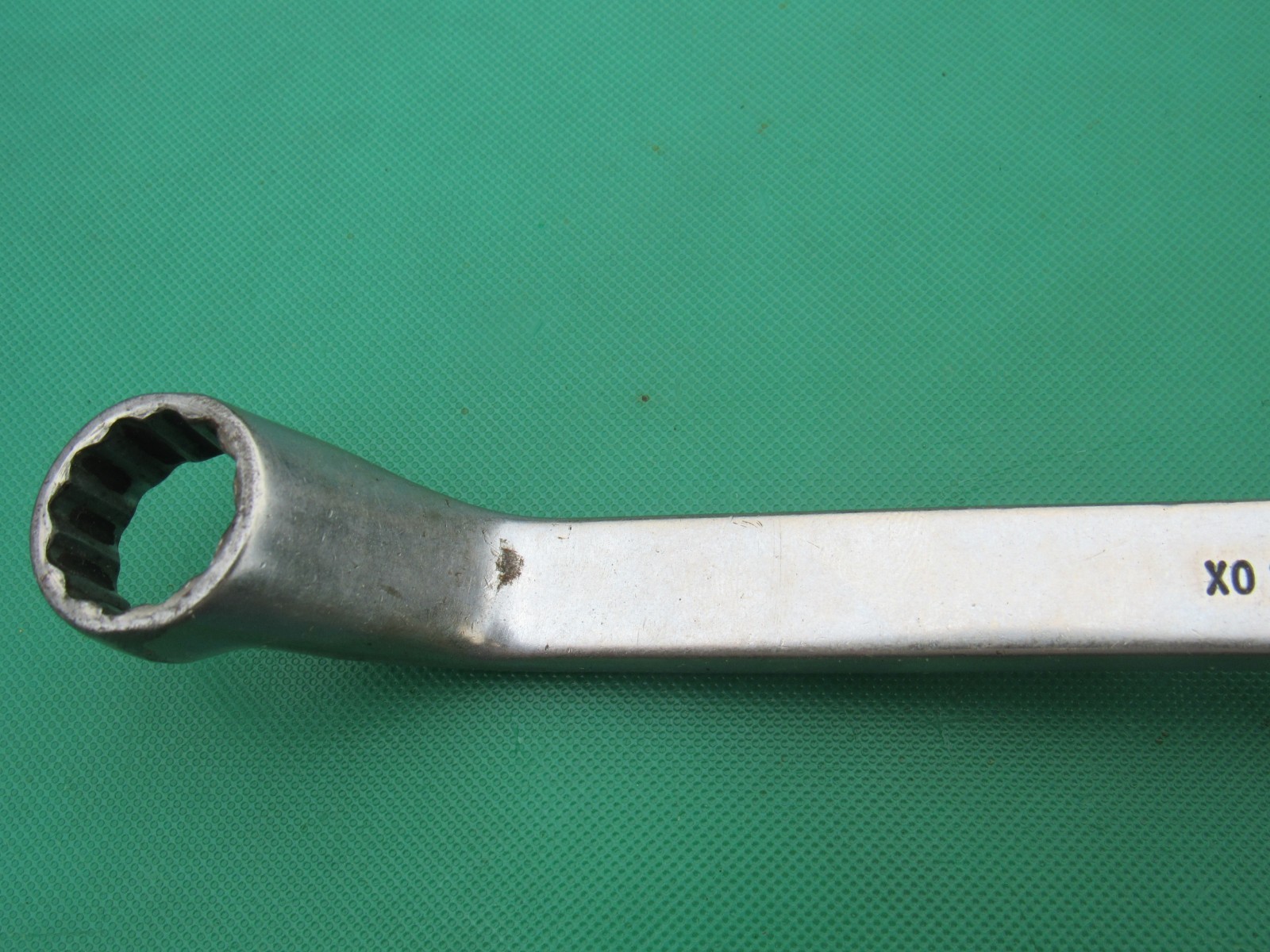 SNAP ON X02024 5/8″ X 3/4″ 12 POINT BOX END WRENCH 60° OFFSET UNDERLINE USED XO