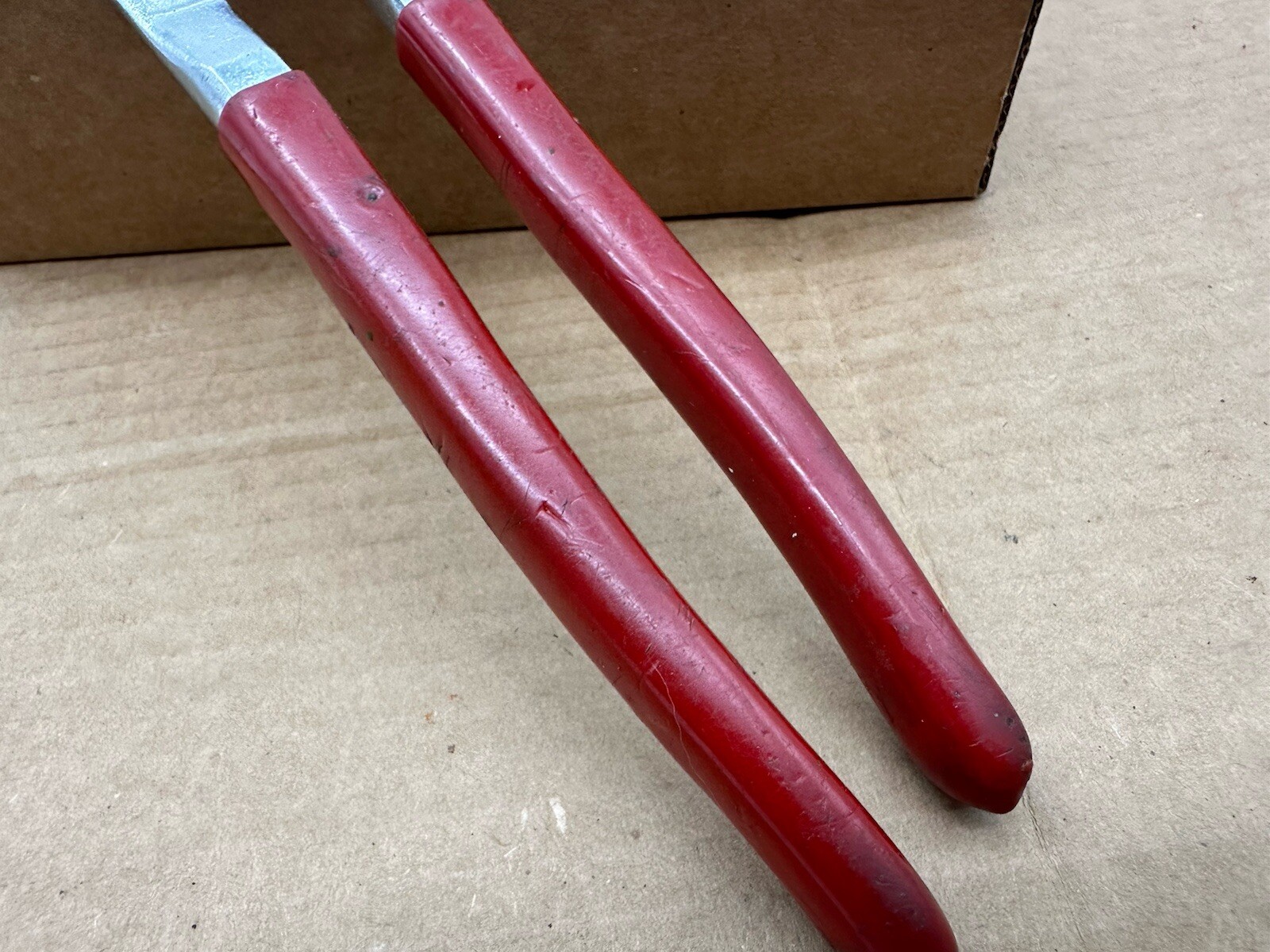 Dayton Tools 5X631 10″ Tongue and Groove Slip Joint Pliers Red Handle Made USA