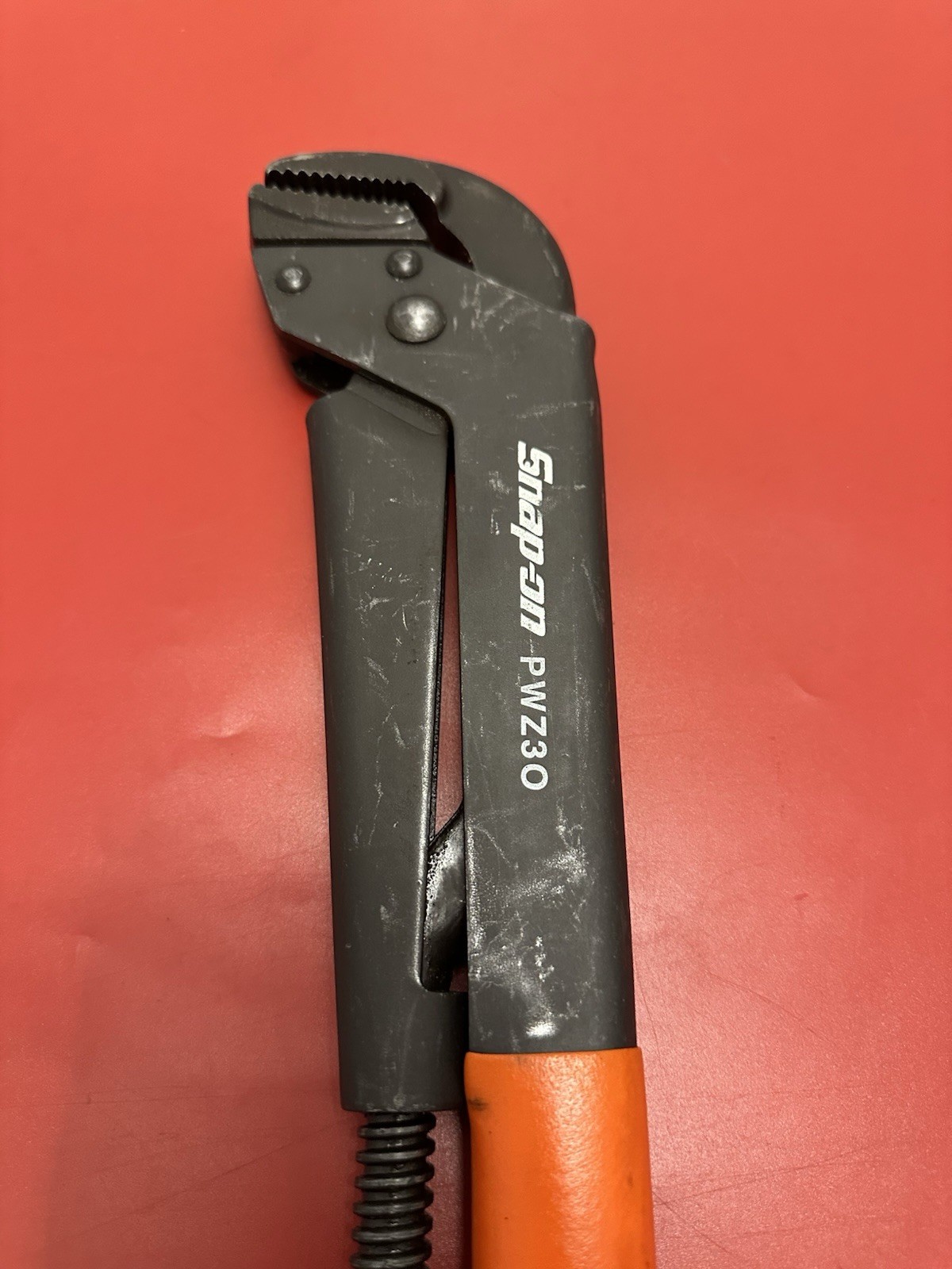 Snap On 21-1/2″ Pliers Wrench (Orange) – PWZ3OA.
