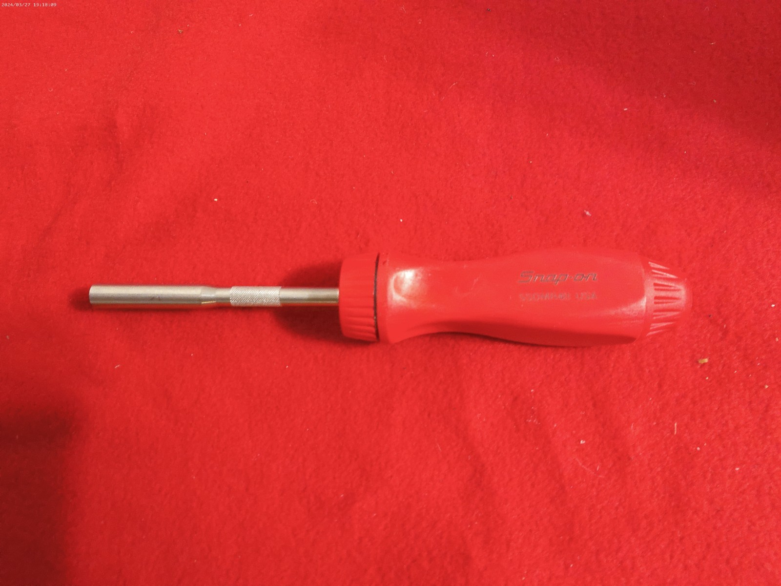 Snap-On 8 3/4″ Ratcheting Standard Screwdriver (Red) #SSDMR4B. Used. Like New.