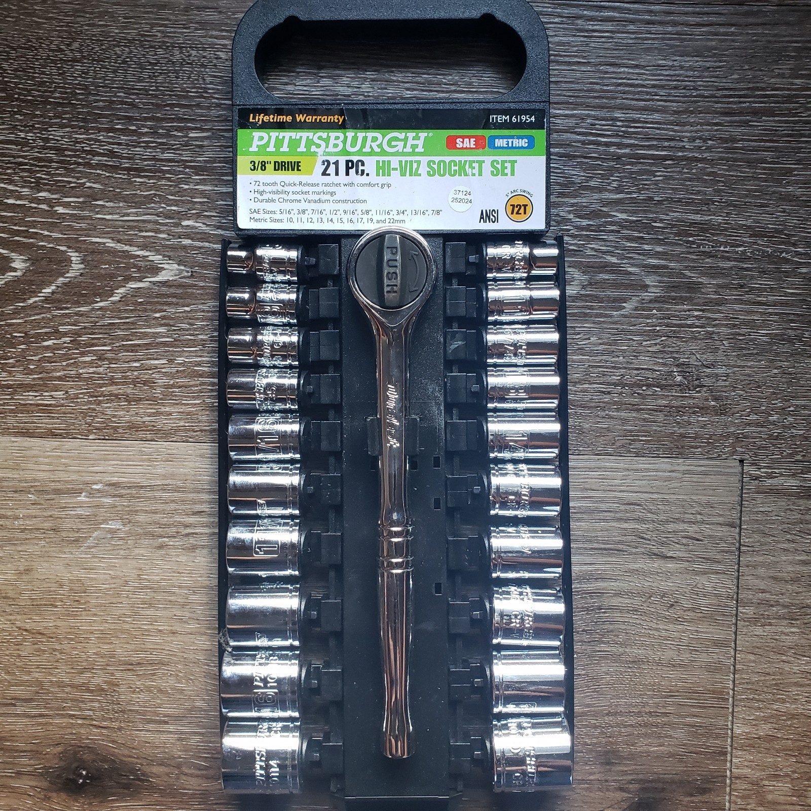 Pittsburgh 21-piece high-visibility 3/8″ drive SAE and metric socket set.