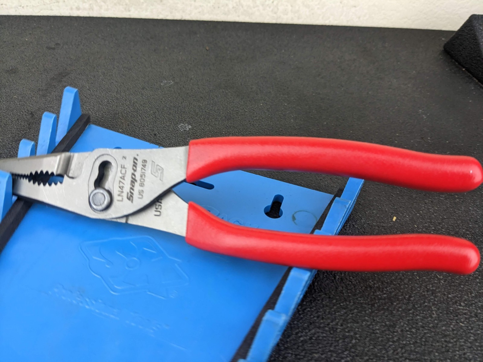 #bo472 SNAP ON LN47ACF 9″ Talon Grip Long Nose Slip Joint Pliers RED USA TOOLS