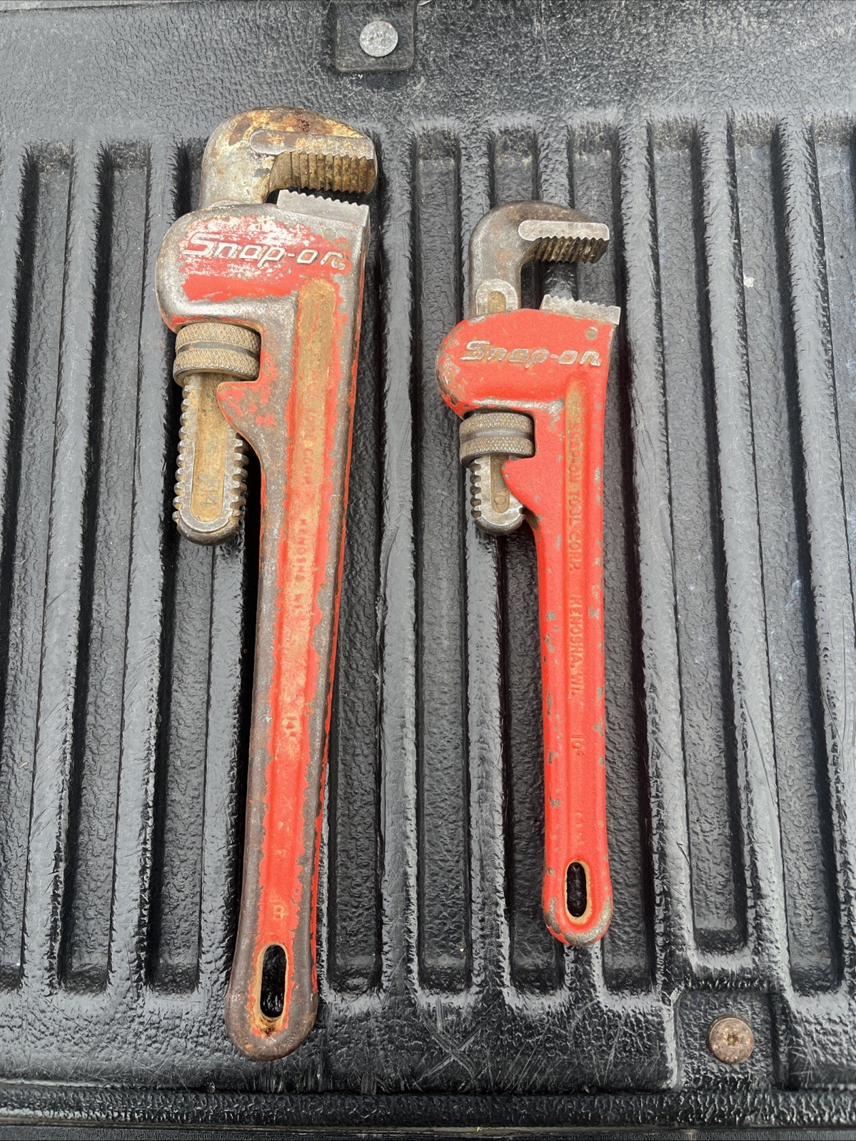 Snap On TOOLS 2PC 10 INCH & 14 INCH PIPE WRENCHES