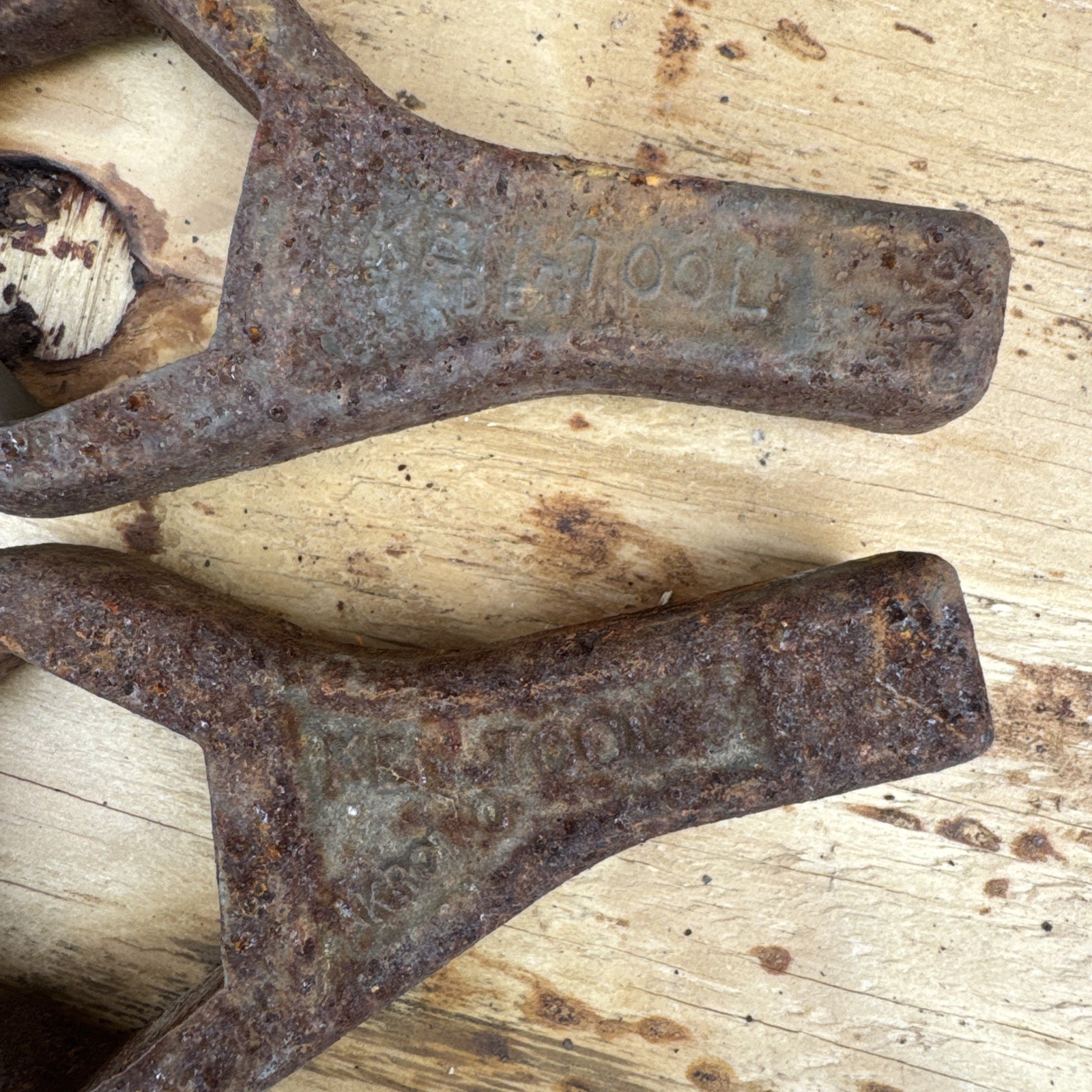 Ken-Tool 30610 porkchop TX10 cap nut wrench 35mm Ken-Tool cap nut wrench – Lot 2