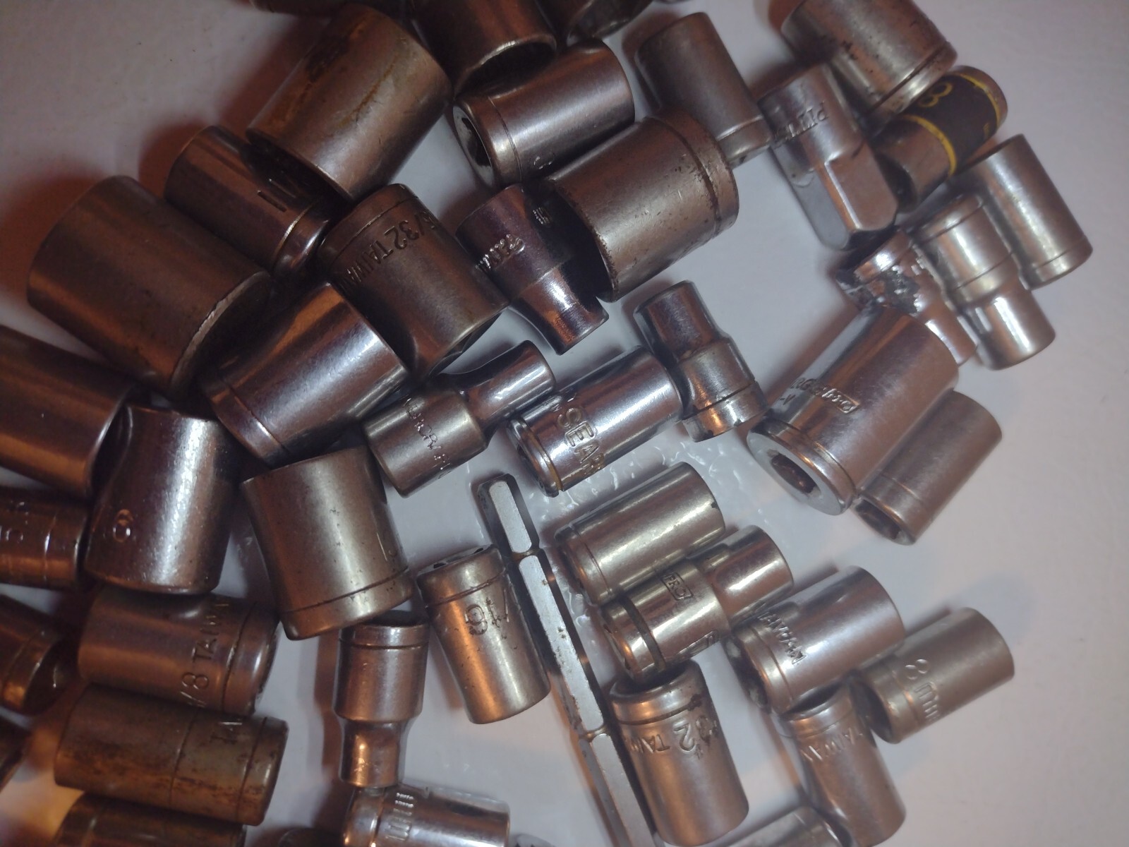 Assorted 1/4″ Drive Sockets -50 Sockets SAE and Metric Various Brands