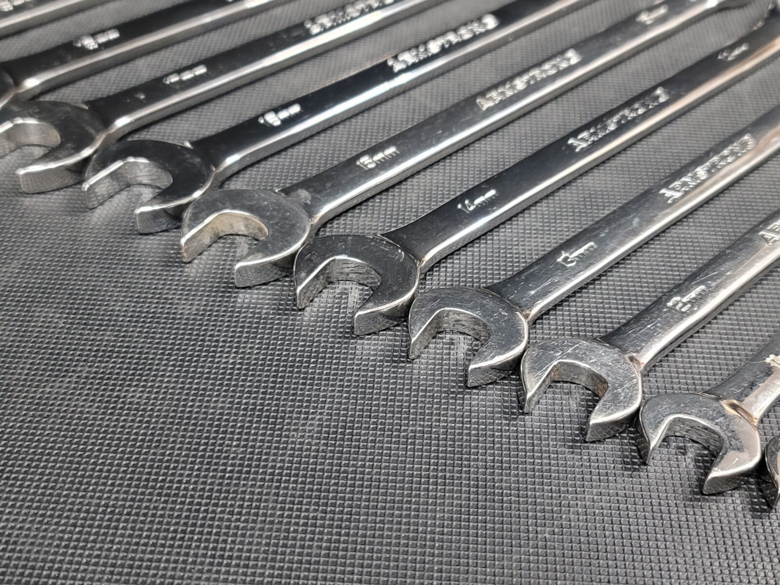 Armstrong Tools 15 pc 12 point Metric Combo Wrench Set 7-19mm & 21-22mm GMTK 52
