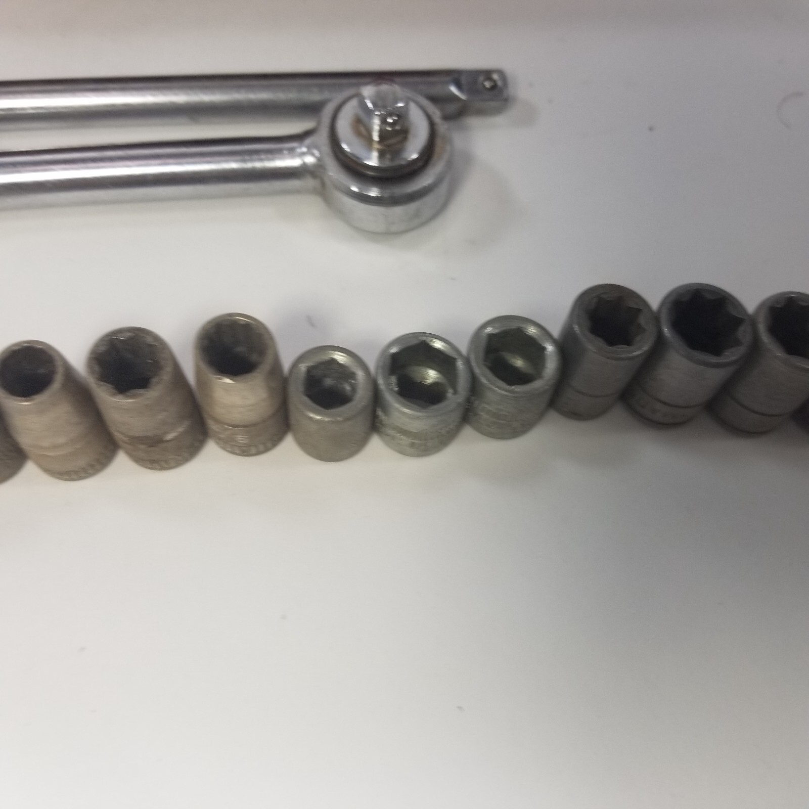 Vintage Buffalo Ratchet & Socket Set 17Piece 1/4″ Drive w/ Metal Case